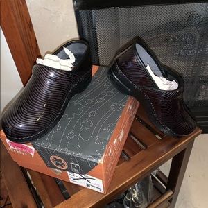 Women’s Dansko Work/Nursing Shoes